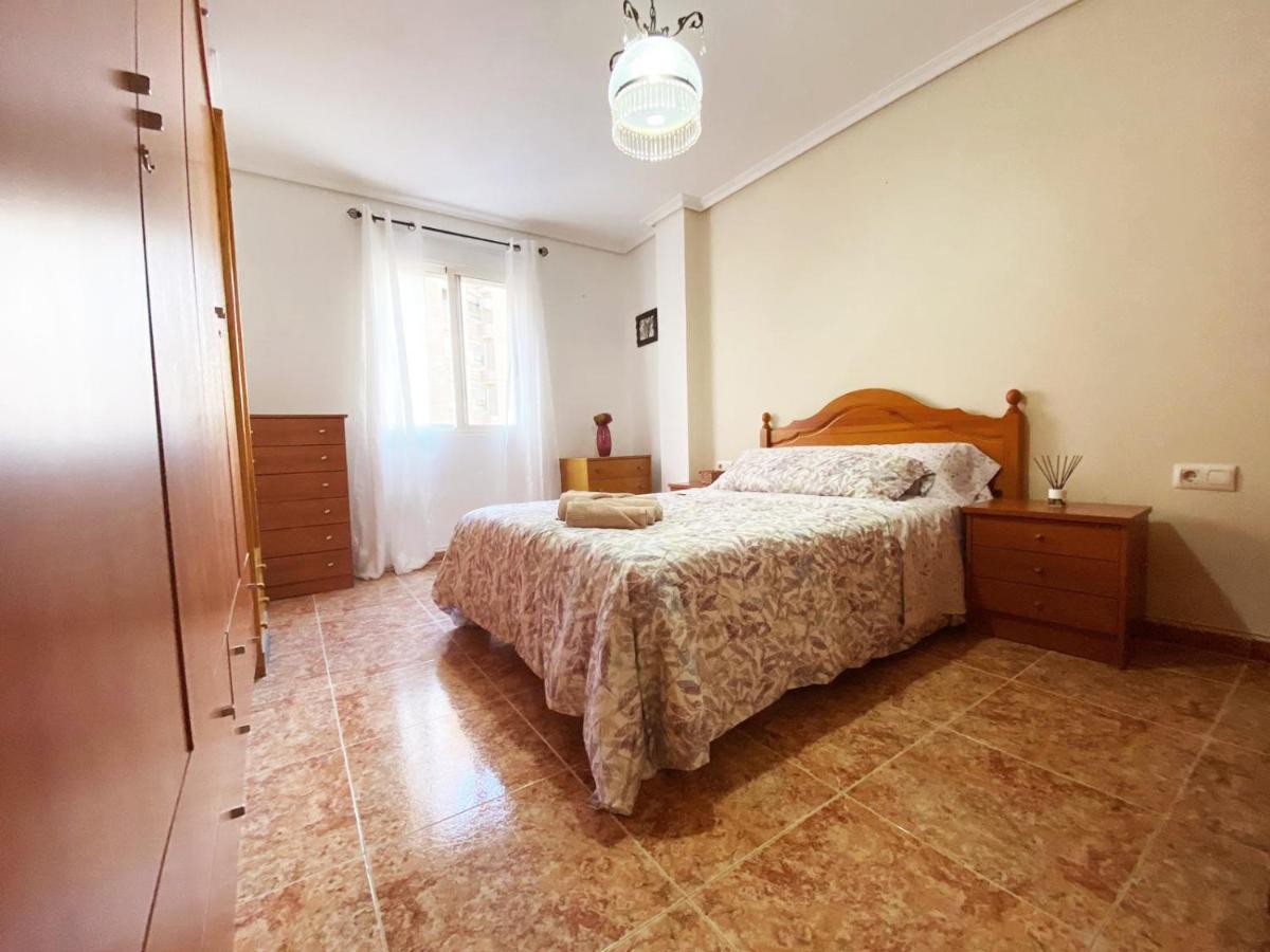 Rooms In Valencia Great Location In Shared Apartment Bagian luar foto