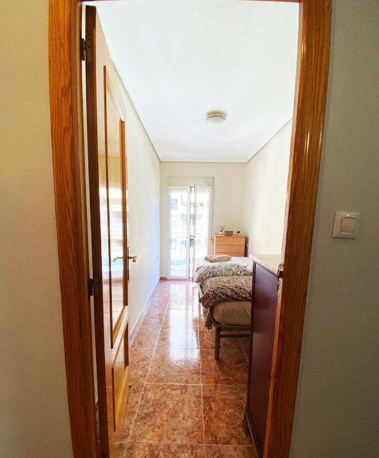 Rooms In Valencia Great Location In Shared Apartment Bagian luar foto
